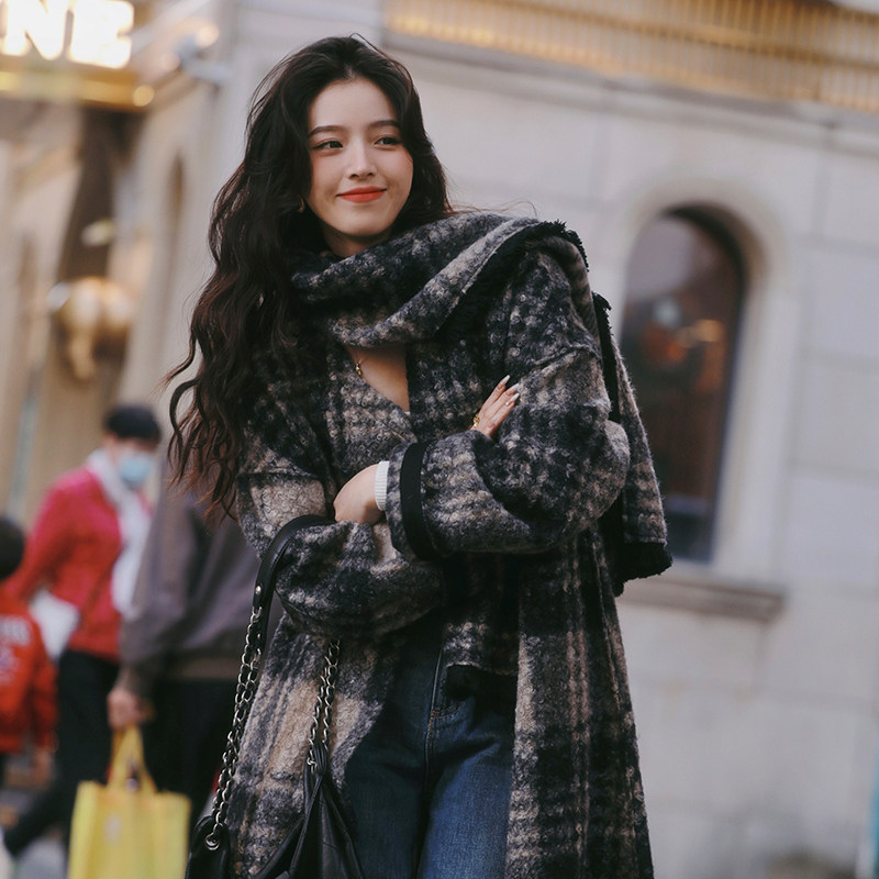 AZure轻法式羊羔毛外套格子大衣