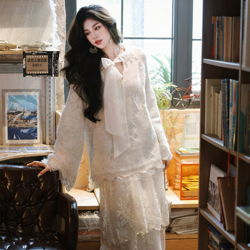 AZure法式复古蕾丝飘带针织套装