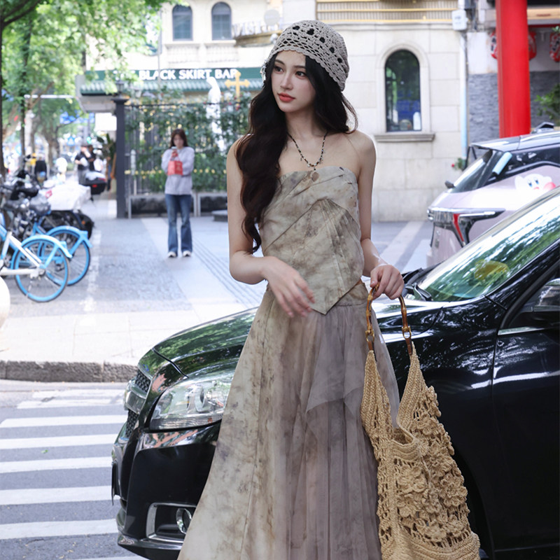 AZure晕染印花不规则抹胸半裙