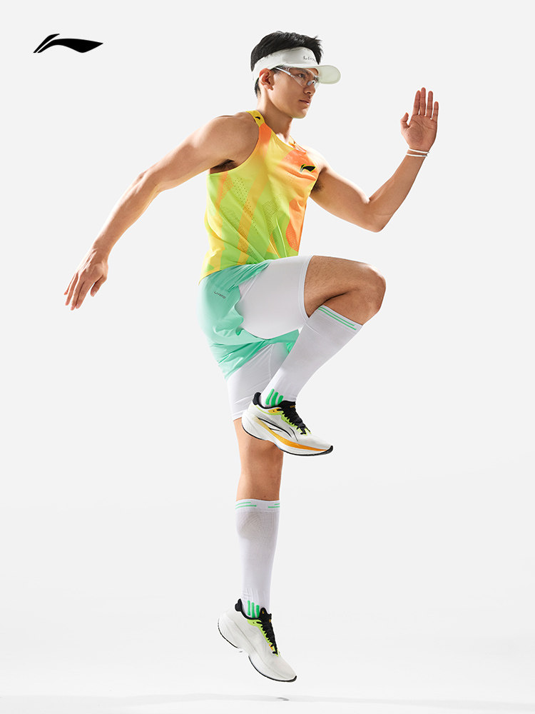 LI NING 러닝 대회 정장 남자 2024 새로운 러닝 시리즈 빠른 건조 통기성 슬림 탑 니트 스포츠웨어