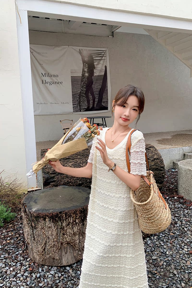 韩系温柔风米白色绣花连衣裙女夏2025松弛感独特漂亮气质连身长裙,女装连衣裙,浙宝129