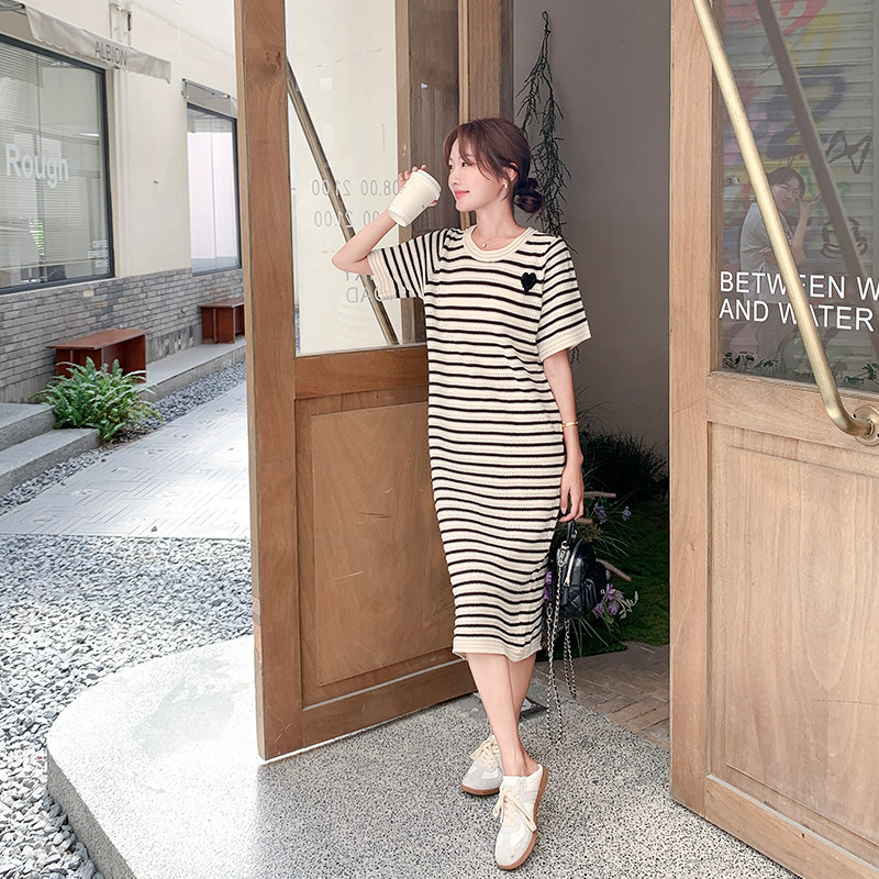 BasicHouse/黑白条纹连衣裙女25年夏季新款时尚休闲直筒裙,女装连衣裙,浙宝129