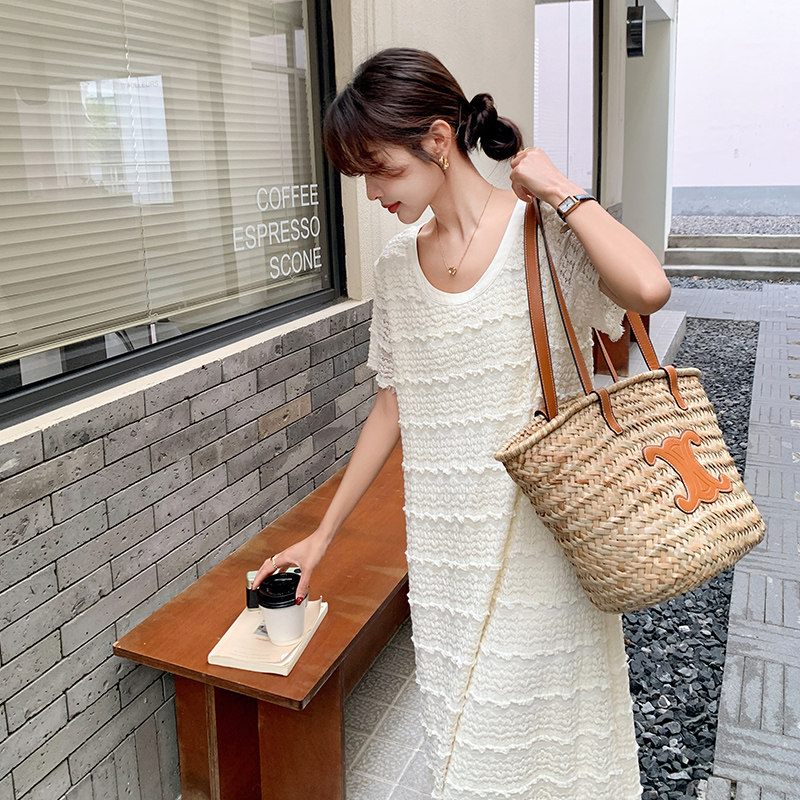 韩系温柔风米白色绣花连衣裙女夏2025松弛感独特漂亮气质连身长裙,女装连衣裙,浙宝129