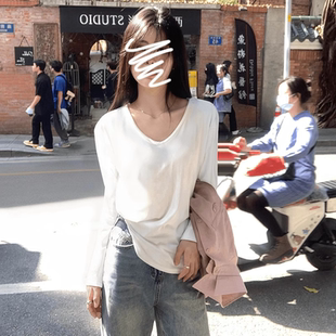 磨毛t恤女2024秋冬韩系显瘦松弛感加绒打底衫 白色长袖 内搭V领上衣