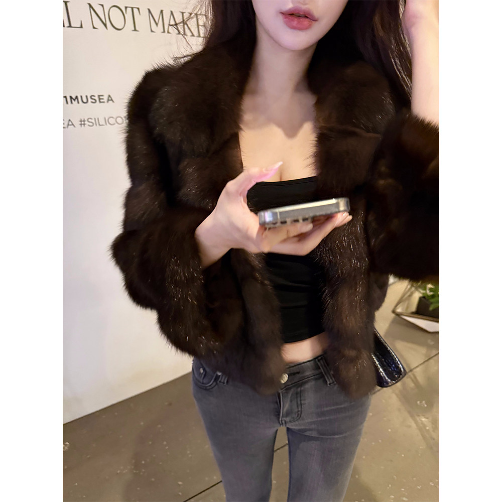 林悠【短款黑金紫貂洋气满满的黑色搭配的针织打底内搭上衣外套】