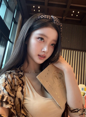 林悠 中古蜜桃色蟒蛇纹robc小外套披肩+少女感显白蜜桃打底连衣裙