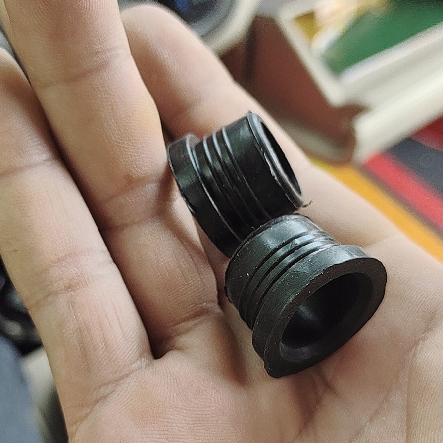 汽车通用雨刮刷器喷水壶电机密封圈玻璃喷水马达水泵密封垫胶圈