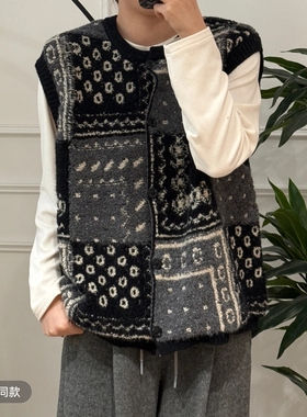 美亚恩NANA【拼图马甲】秋冬腰果花撞色圆领毛衣开衫马甲C0092