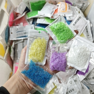 小包整包米珠随机颜色一斤