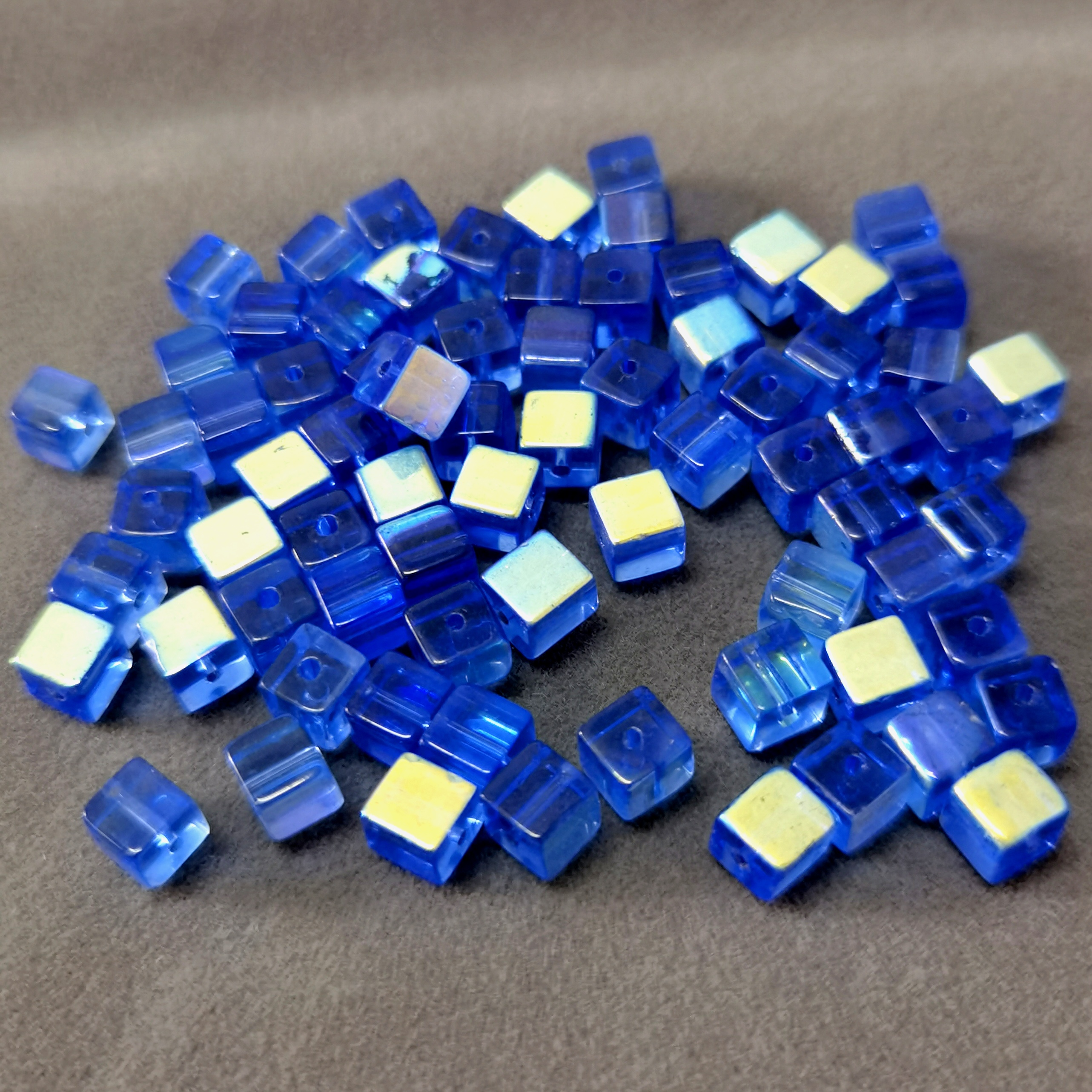 diy宝蓝色玻璃方块手链饰品散珠