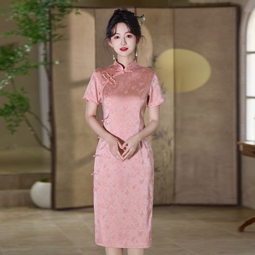 喜婆婆婚宴装2025新款高贵年轻周岁宴妈妈礼服粉色旗袍新中式绝美