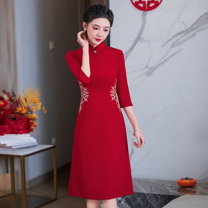 喜婆婆婚宴装2025新款旗袍红色中袖五一婚礼结婚妈妈礼服年轻高贵