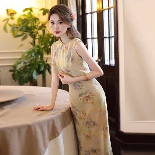 灰黄色旗袍2026新款孩子中考高考送考妈妈穿的金榜题名旗开得胜款