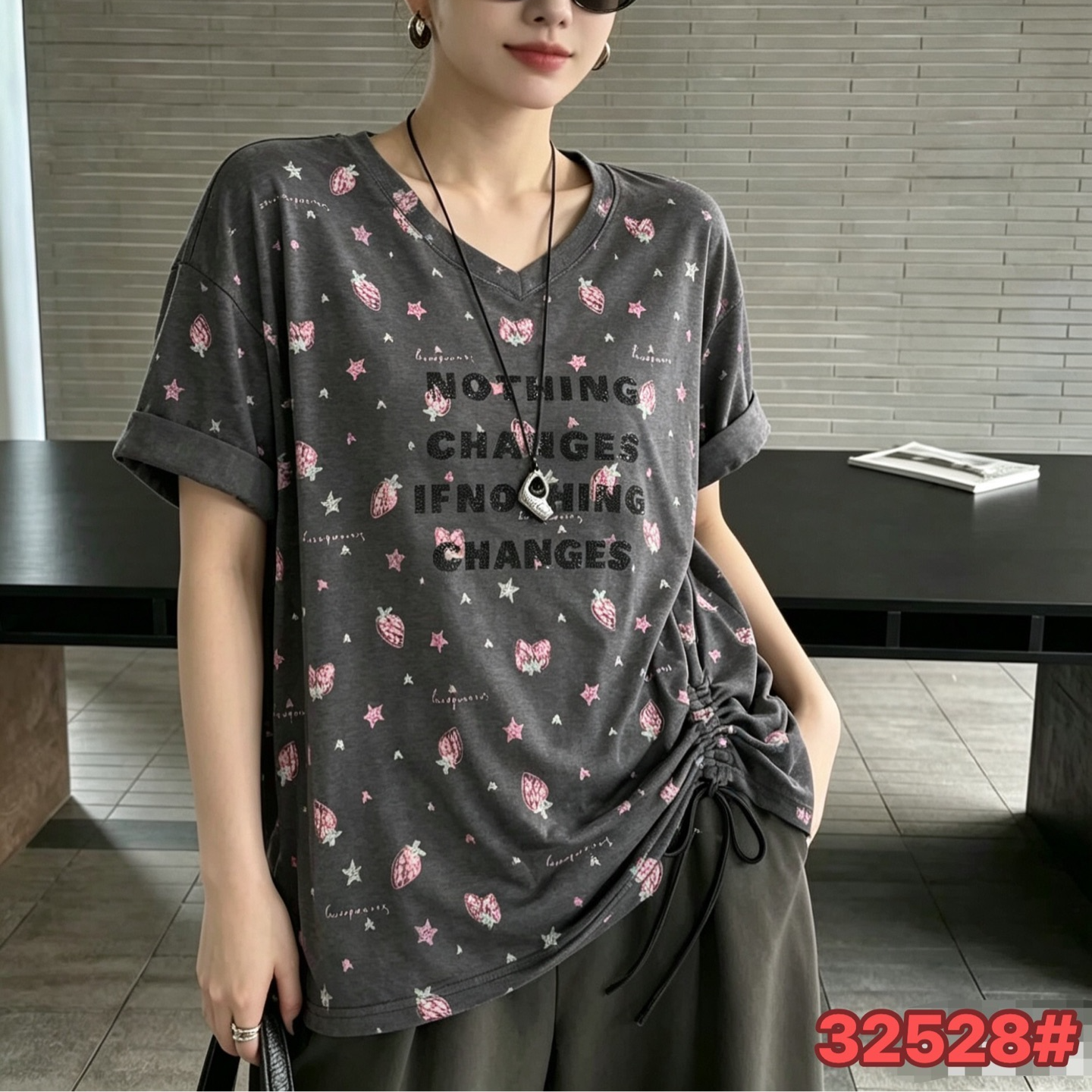 合肥欢欢“草莓心事”宽松显瘦休闲韩版印花V领短袖T恤女夏32528