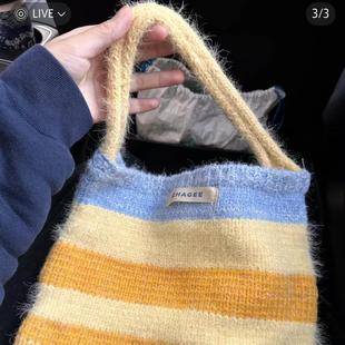 （浪漫油画 温暖治愈 ）霸王茶姬晴山栖谷限定款秋日风绒绒毛线包