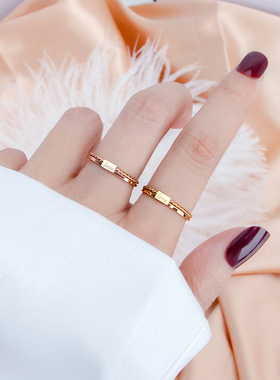 Love刻字英文钛钢戒指