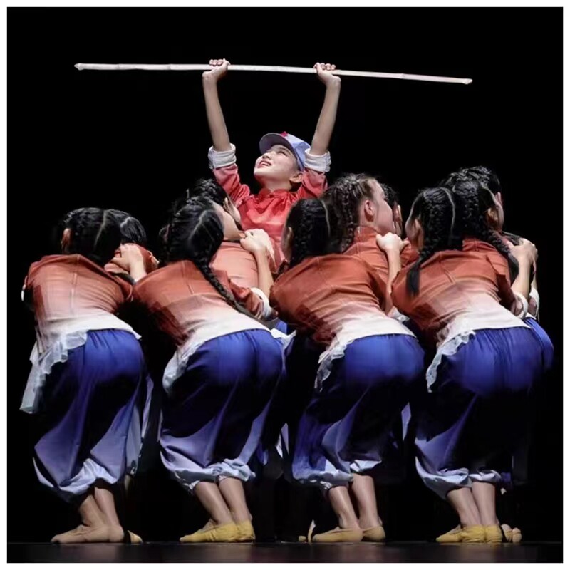 第十二届小荷风采朱德的扁担红色系列表演服中小学生舞蹈演出服装 - 实物图