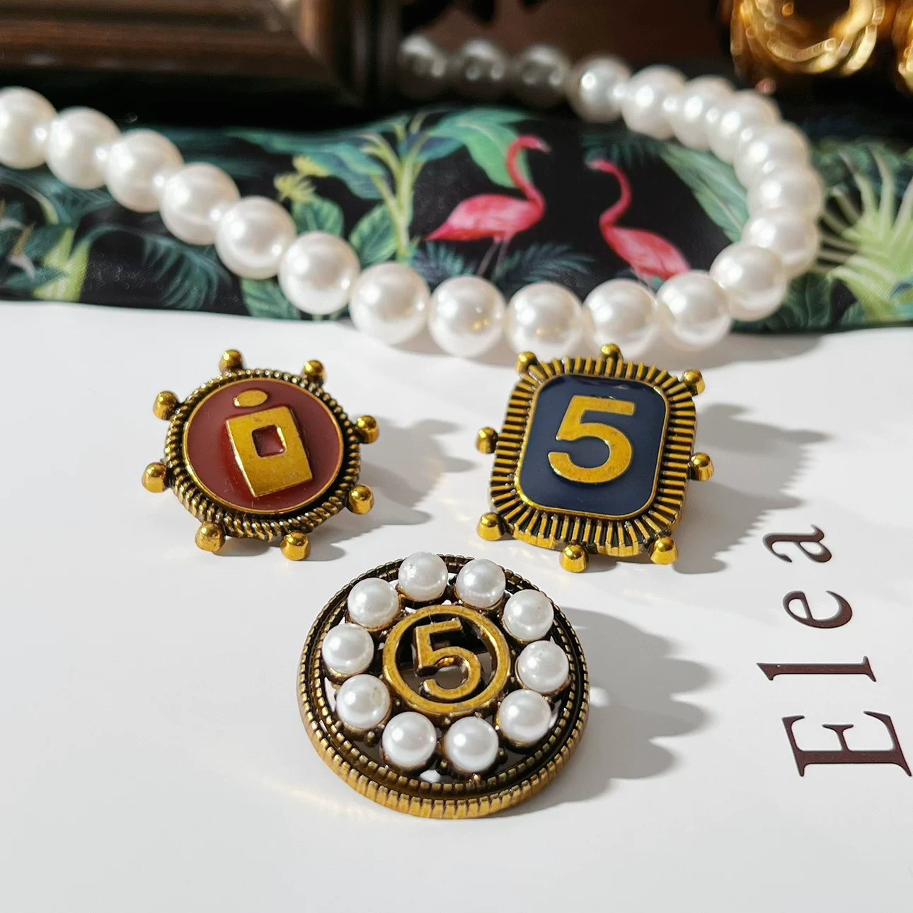 复古西装徽章仿古做旧风格胸针5别针欧美胸牌美人头勋章眼镜胸针