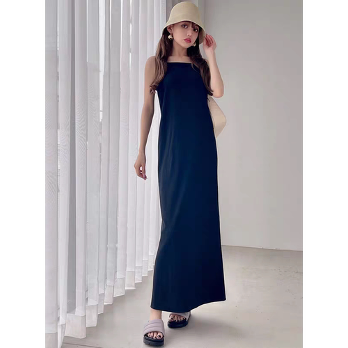 日单吊带长款显瘦连衣裙