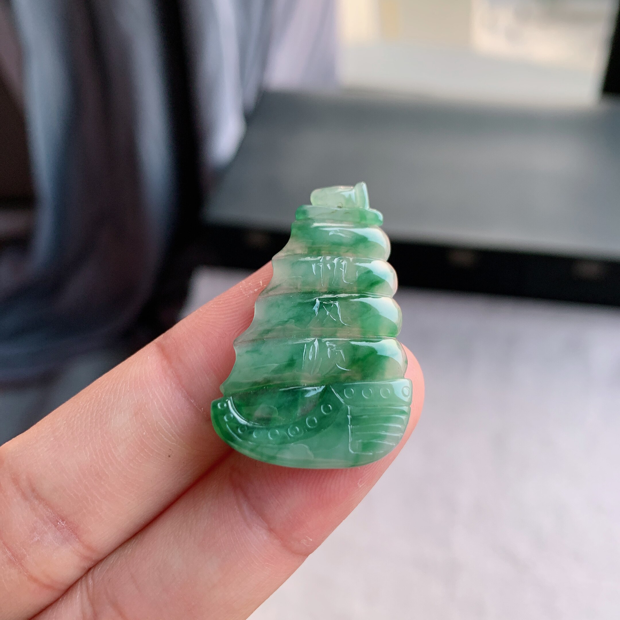 缅甸天然A货翡翠 冰糯种一帆风顺挂件吊坠D01