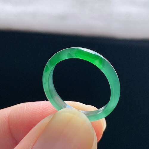 天然A货冰种阳绿翡翠素圈戒指