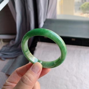 缅甸天然A货翡翠 57圈口满绿菠菜绿正圈手镯玉镯T1