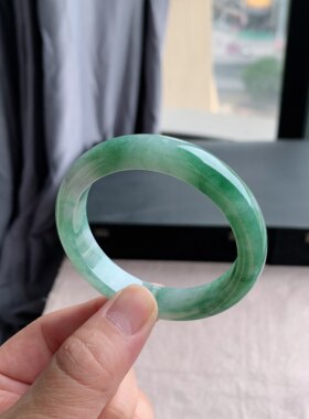 缅甸A货翡翠芙蓉种飘花手镯