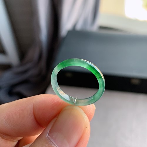 天然A货翡翠17号飘绿花戒指