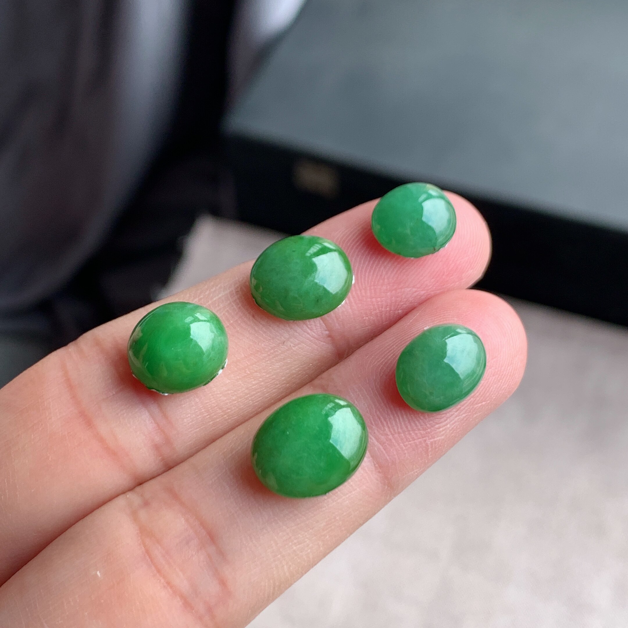 缅甸天然A货翡翠 满绿豆绿蛋面戒面一手5个L7