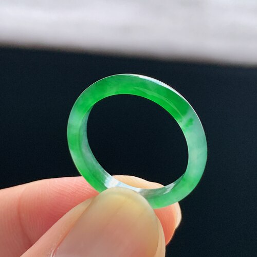 天然A货冰种阳绿翡翠素圈戒指