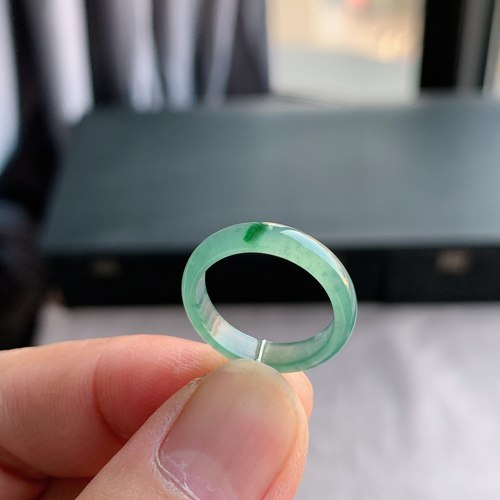 天然A货翡翠11号飘绿花戒指