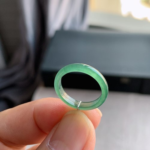 天然A货翡翠冰种11号湖水绿戒指