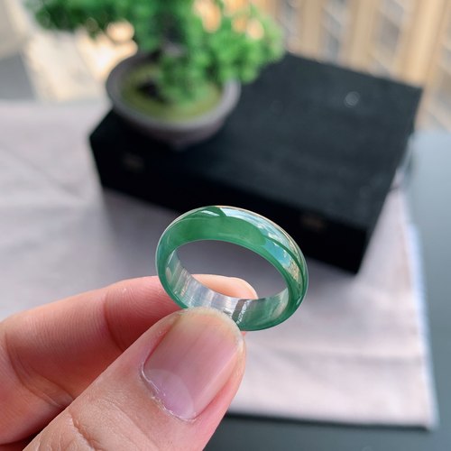 天然A货翡翠冰种24号湖水蓝戒指