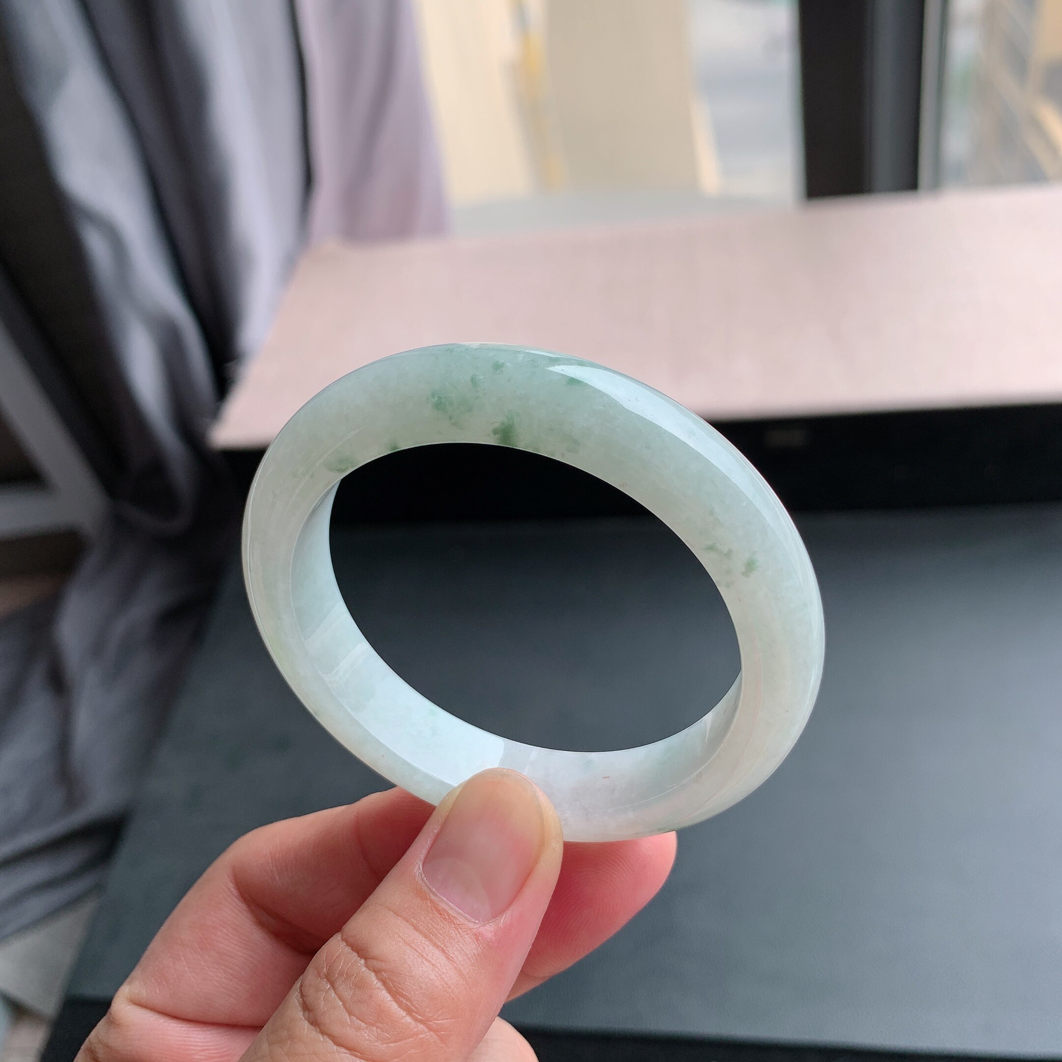 缅甸天然A货翡翠 55圈口飘绿花泥鳅背手镯玉镯T10