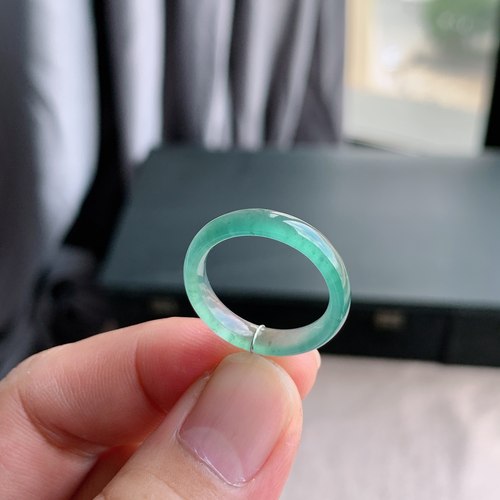 天然A货冰种天空蓝翡翠戒指