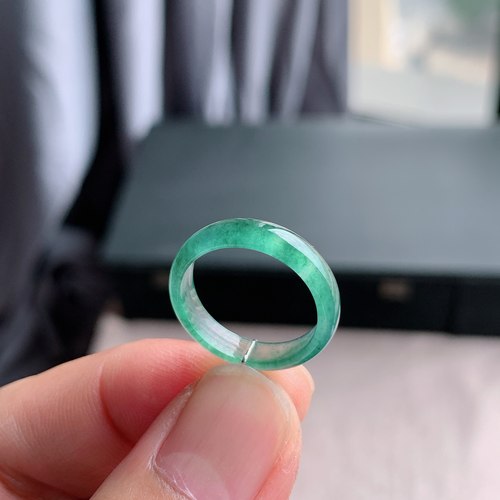 天然A货翡翠冰飘花戒指