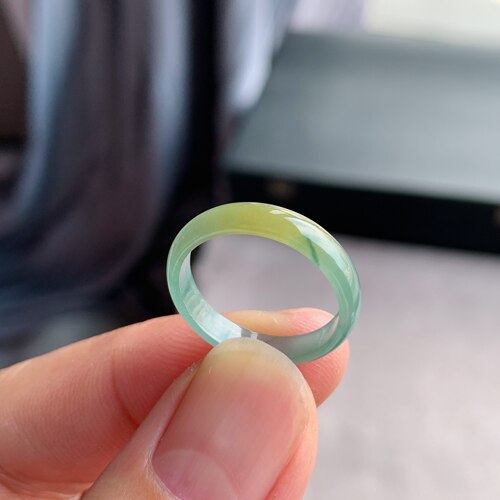 天然A货冰糯黄翡翠素圈戒指