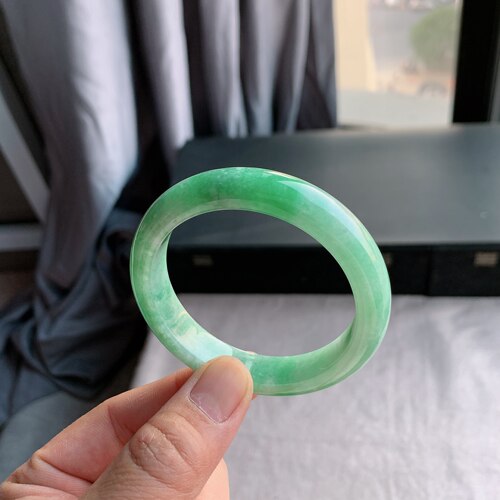 缅甸A货翡翠手镯56圈口满绿