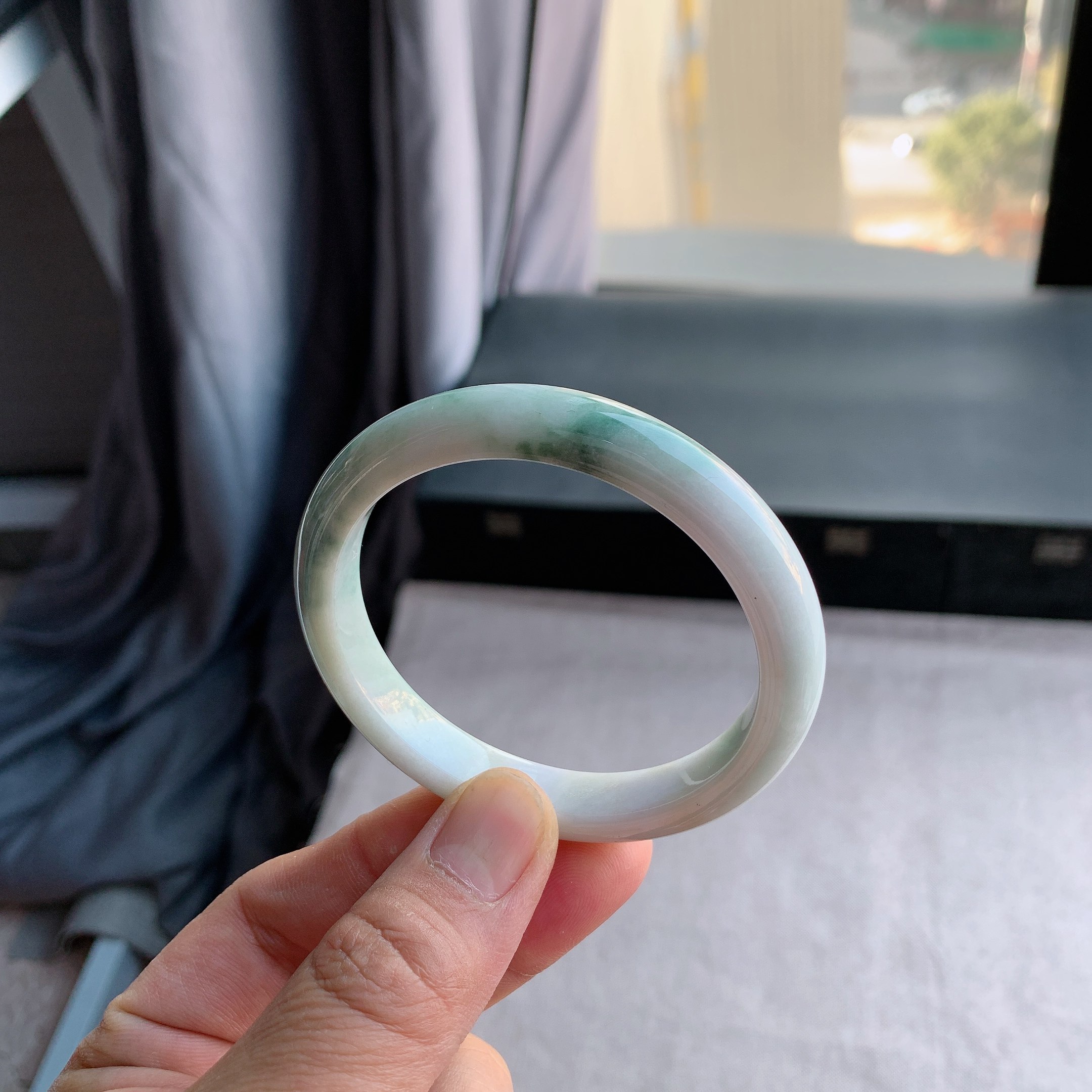 缅甸天然A货翡翠 57圈口飘蓝花正圈手镯玉镯T06