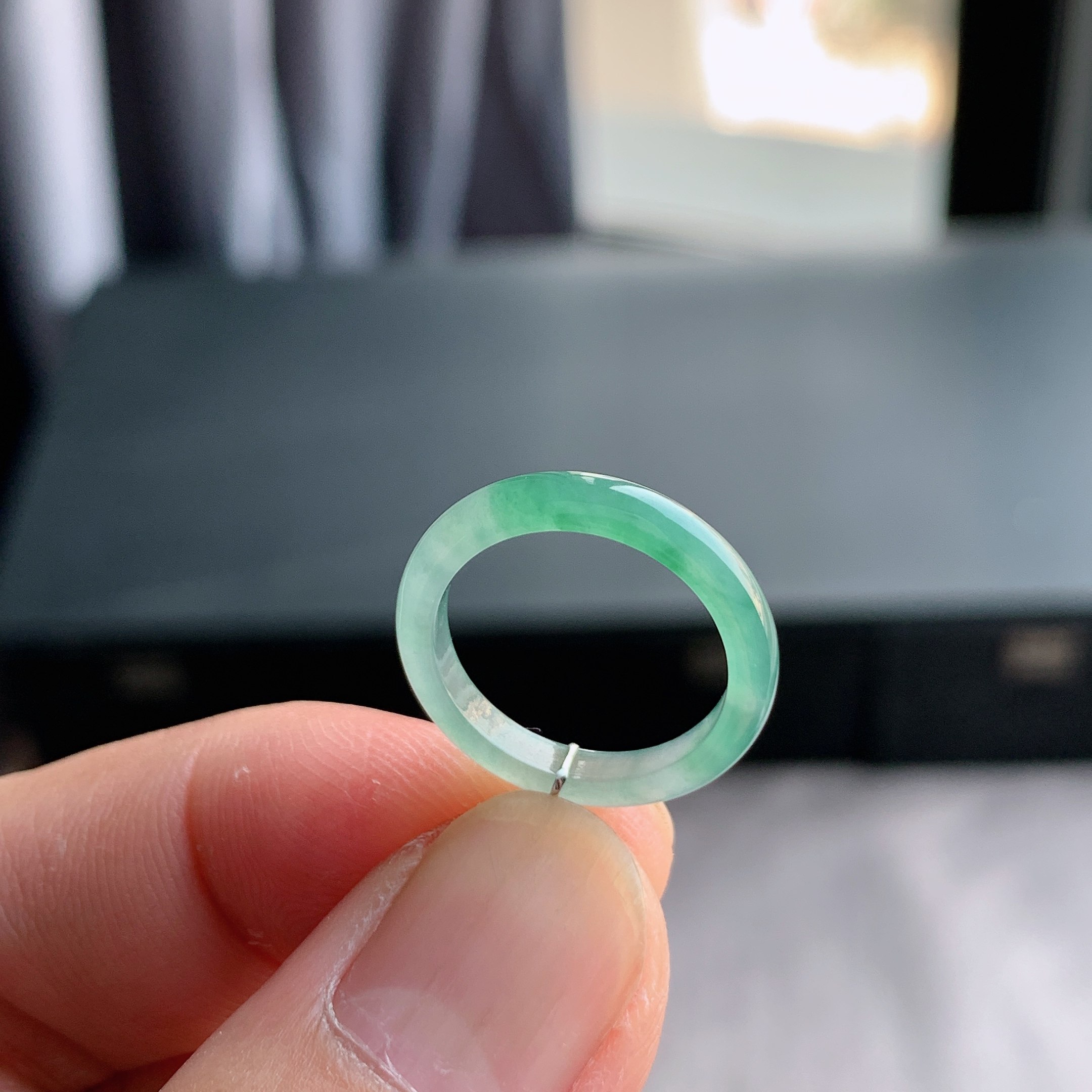 天然A货冰种阳绿翡翠戒指