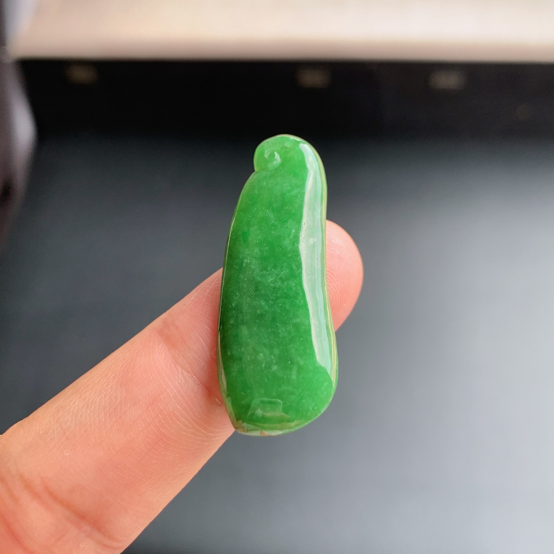 缅甸天然A货翡翠 满绿辣绿菠菜绿福瓜挂件吊坠L29