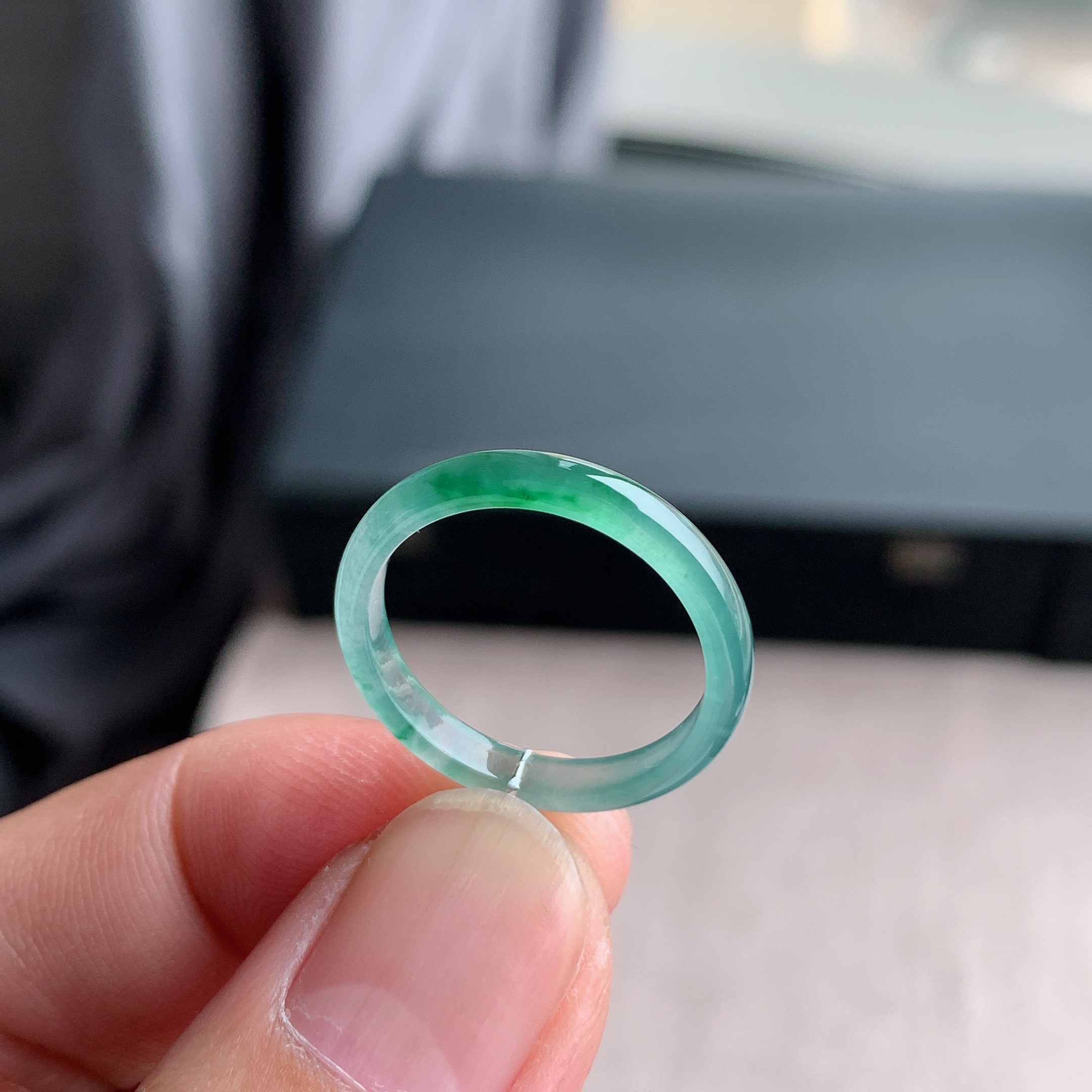 天然A货翡翠17号飘绿花戒指