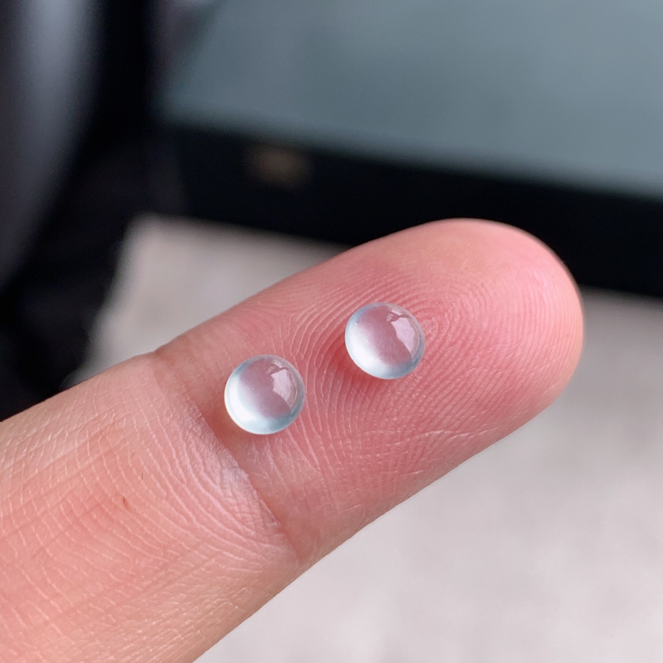 缅甸天然A货翡翠 玻璃种白月光蛋面戒面一对L11