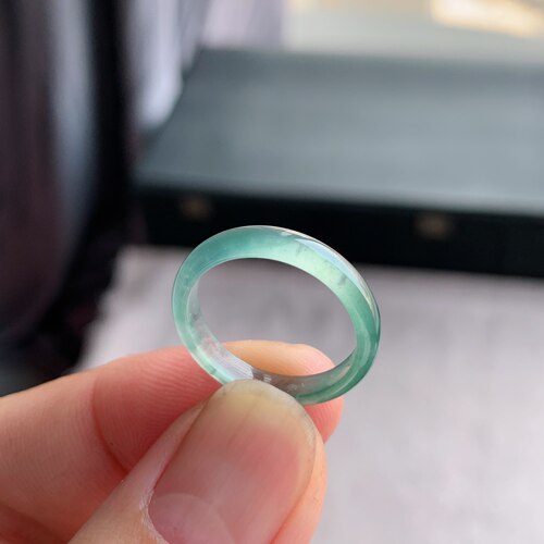 天然A货冰种晴空蓝翡翠素圈戒指