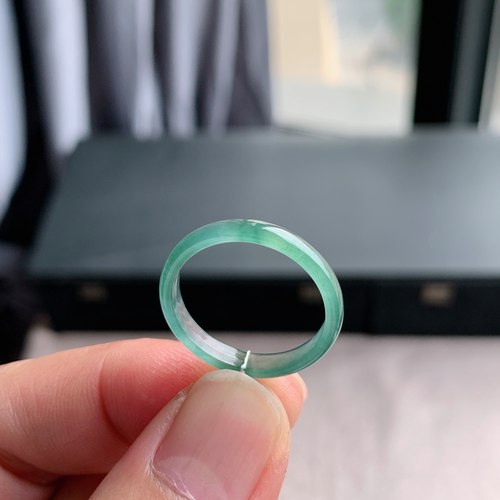 天然A货冰种天空蓝翡翠戒指