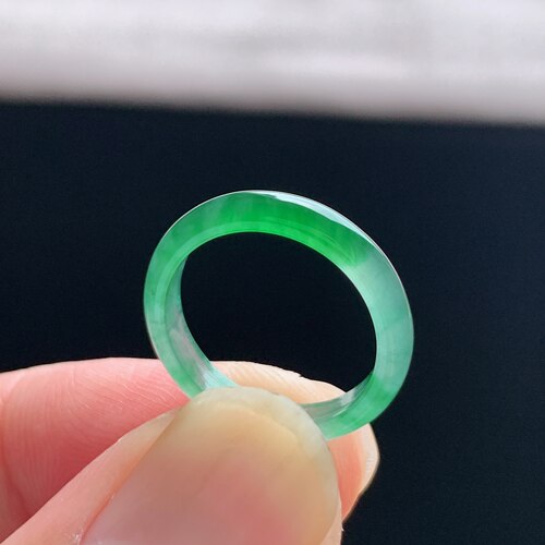 天然A货冰种阳绿翡翠素圈戒指