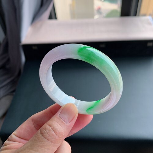 缅甸A货翡翠手镯57圈阳绿春带彩