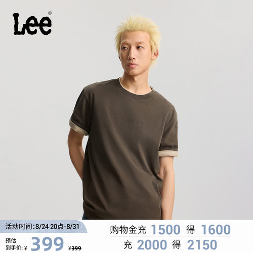 采用渐变喷涂效果 胸前同色系刺绣Logo细节
