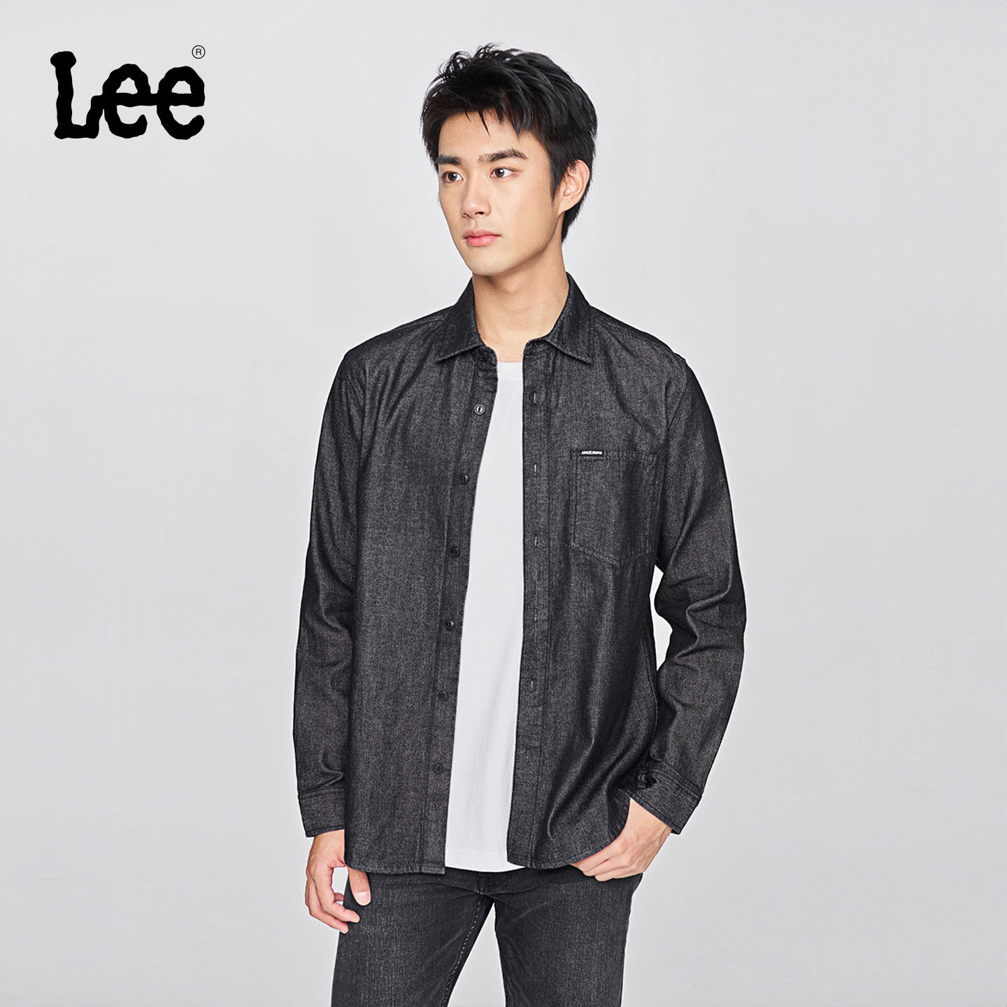 标准版长袖牛仔衬衫 胸前小Logo徽标细节