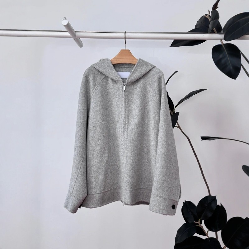 MM麦麦25秋冬新品宽松浅灰色绵羊毛连帽毛呢大衣外套女5GA170541